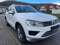 Gebraucht VW Touareg 204 PS (150 kW) 2017 Pure white SUV