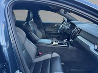 Gebraucht Volvo V60 Plus 398 PS (292 kW) 2022 Denim blue (metallic) Kombi