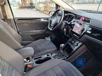 Gebraucht VW Touran Comfortline 150 PS (110 kW) 2018 Grau Van / Kleinbus