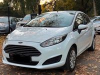 Gebraucht Ford Fiesta 82 PS (60 kW) 2013 Weiß Kleinwagen