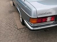 Gebraucht Mercedes 280 185 PS (136 kW) 1984 Blau Coupé