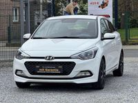 Gebraucht Hyundai i20 GO! 75 PS (55 kW) 2017 Polar white / sol Kleinwagen
