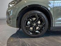 Gebraucht VW Tiguan R-line 193 PS (141 kW) 2025 Grün SUV