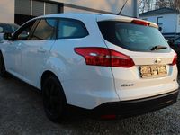 Gebraucht Ford Focus 101 PS (74 kW) 2016 Weiß Kombi