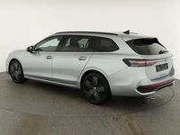 Gebraucht VW Passat R-line 193 PS (141 kW) 2026 Oyster silver metallic Kombi