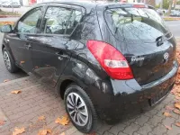 Gebraucht Hyundai i20 Edition 90 PS (66 kW) 2012 Schwarz Kleinwagen