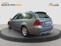 Gebraucht BMW 320 163 PS (119 kW) 2006 Arktis (metallic) Kombi