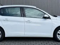 Gebraucht Peugeot 308 Active 131 PS (96 kW) 2021 Weiß Limousine