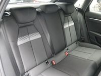 Gebraucht Audi A3 S-Line 116 PS (85 kW) 2025 Gletscherweiß metallic Limousine