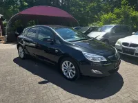 Gebraucht Opel Astra 140 PS (102 kW) 2012 Schwarz Limousine