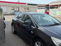 Gebraucht Opel Astra 116 PS (85 kW) 2010 Schwarz Kleinwagen