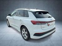 Gebraucht Audi Q4 e-tron Comfort 150 kW (204 PS) 2022 Gletscherweiß metallic SUV