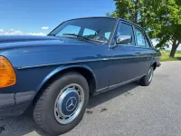 Gebraucht Mercedes 200 109 PS (80 kW) 1982 Blau Limousine