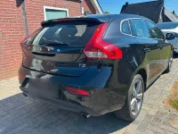 Gebraucht Volvo V40 150 PS (110 kW) 2012 Schwarz Kleinwagen