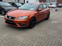 Usado Seat Leon Style 110 HP (80 kW) 2018 Laranja Sedan
