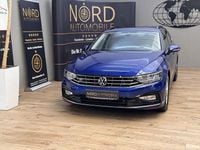 Gebraucht VW Passat R-line 150 PS (110 kW) 2021 Lapiz blue metallic (metallic) Kombi