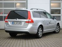 Gebraucht Volvo V70 Standard 150 PS (110 kW) 2016 Silber Kombi