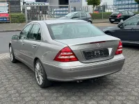 Gebraucht Mercedes 220 Elegance 150 PS (110 kW) 2005 Silber Limousine