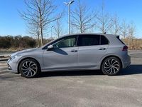 Gebraucht VW Golf VIII Active 150 PS (110 kW) 2022 Grau Limousine