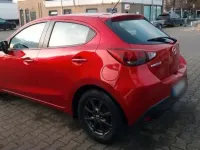 Gebraucht Mazda 2 75 PS (55 kW) 2016 Rot Kleinwagen