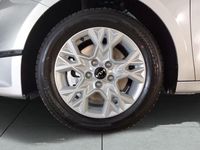 Gebraucht Kia Ceed Comfort 101 PS (74 kW) 2024 (kcs) sparklingsilber met. Kleinwagen