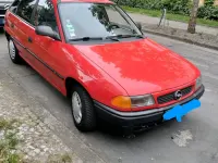 Gebraucht Opel Astra 75 PS (55 kW) 1996 Rot Limousine