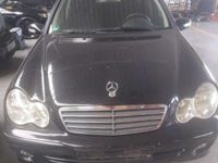 Gebraucht Mercedes C200 Classic 122 PS (89 kW) 2004 Schwarz Kombi