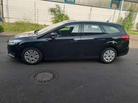 Gebraucht Ford Focus Trend 101 PS (74 kW) 2015 Schwarz Kombi