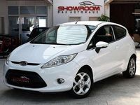 Gebraucht Ford Fiesta Titanium 82 PS (60 kW) 2010 Weiß Kleinwagen