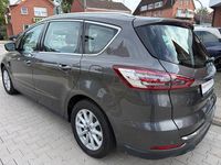 Gebraucht Ford S-MAX Titanium 179 PS (131 kW) 2018 Grau Van / Kleinbus