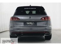 Gebraucht VW Touareg R-line 286 PS (210 kW) 2023 Andere farbe SUV