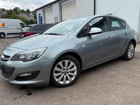 Gebraucht Opel Astra 140 PS (102 kW) 2014 Grau Limousine
