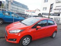 Używany Ford Fiesta Trend 75 KM (55 kW) 2015 Czerwony Sedan/Limuzyna