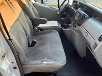 Gebraucht Renault Trafic 115 PS (84 kW) 2007 Silber Van / Kleinbus