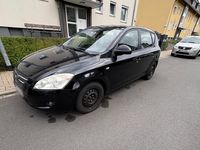 Usado Kia Ceed 109 HP (80 kW) 2009 Preto Citadino