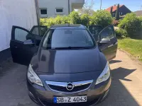 Gebraucht Opel Astra Edition 140 PS (102 kW) 2011 Limousine