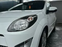 Gebraucht Renault Twingo Rip Curl 76 PS (55 kW) 2010 Weiß Kleinwagen