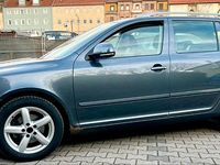 Gebraucht Skoda Octavia 140 PS (102 kW) 2012 Grau Kombi
