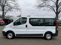 Używany Opel Vivaro 90 KM (66 kW) 2009 Biały Minivan