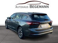 Gebraucht Ford Focus Titanium 120 PS (88 kW) 2022 Grau Kombi