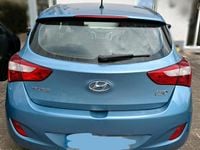 Gebraucht Hyundai i30 Advantage 99 PS (72 kW) 2014 Blau Limousine