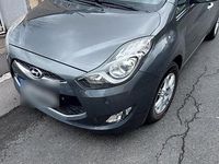 Gebraucht Hyundai ix20 125 PS (91 kW) 2011 Grau Kleinwagen