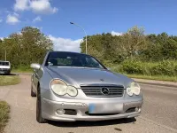Second-hand Mercedes C200 163 CP (119 kW) 2002 Argintiu Berlinǎ