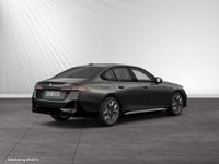 Gebraucht BMW 530e M Sport 299 PS (219 kW) 2025 Sophistograu brillanteffekt metallic Limousine