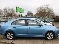 Gebraucht Skoda Rapid Active 105 PS (77 kW) 2013 Denimblau metallic Limousine
