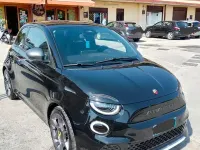 Gebraucht Abarth 500e 114 kW (155 PS) 2024 Schwarz Kleinwagen