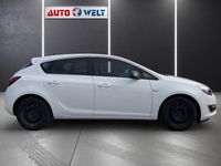 Gebraucht Opel Astra Edition 140 PS (102 kW) 2015 Weiß Limousine