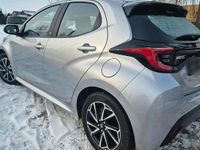 Gebraucht Toyota Yaris Hybrid 92 PS (67 kW) 2022 Silber Kleinwagen