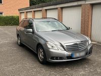 Gebraucht Mercedes E200 136 PS (100 kW) 2011 Grau Kombi