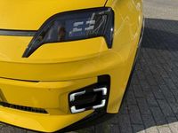 Neu Renault 5 E-Tech Iconic 110 kW (150 PS) 2025 Gelb Limousine
